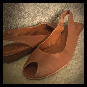 White Mountain Leather Sandal- Brown -low wedge